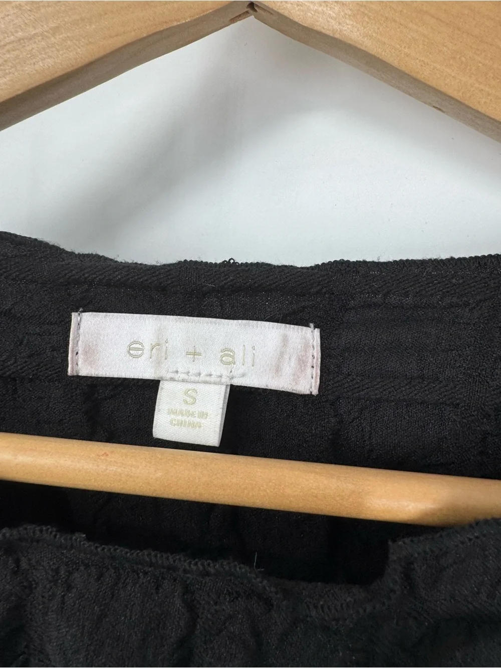 Eri + Ali Textured Puff-Sleeve Top Black Textured Bubble Smocked Fitted Size S